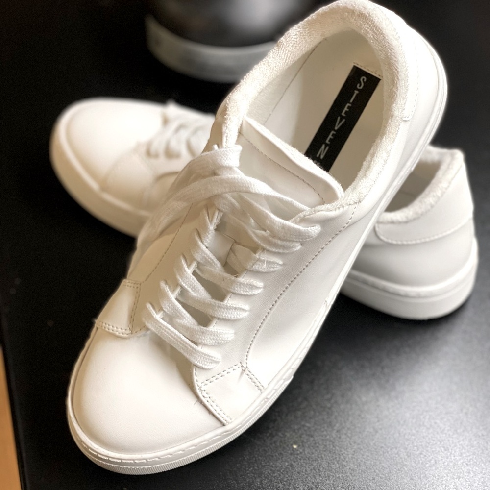 Steve Madden Coastal White Sneakers (size 9 men)